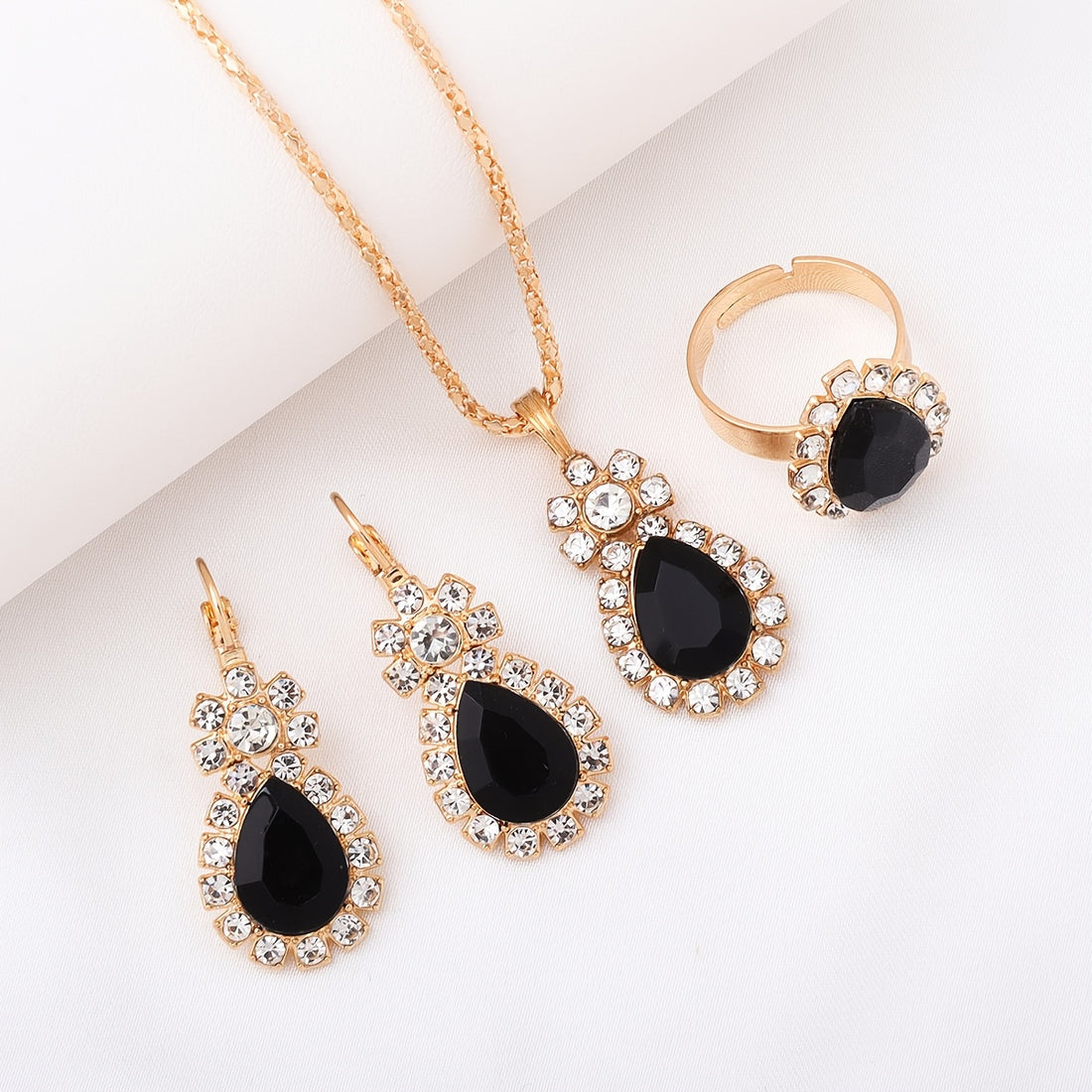 Conjunto de Joias Gotas — detalhe 1 das peças do conjunto