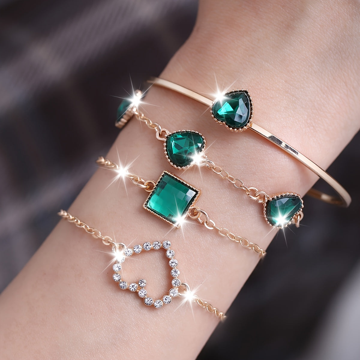 Relógio Feminino Verde Quartzo — detalhe 2 das peças do conjunto