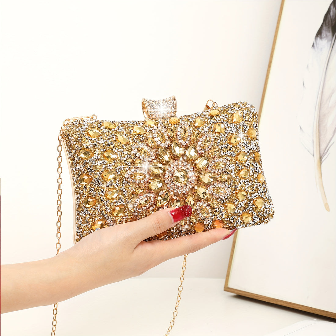 Bolsa Feminina Dourada Strass — detalhe 1 das peças do conjunto