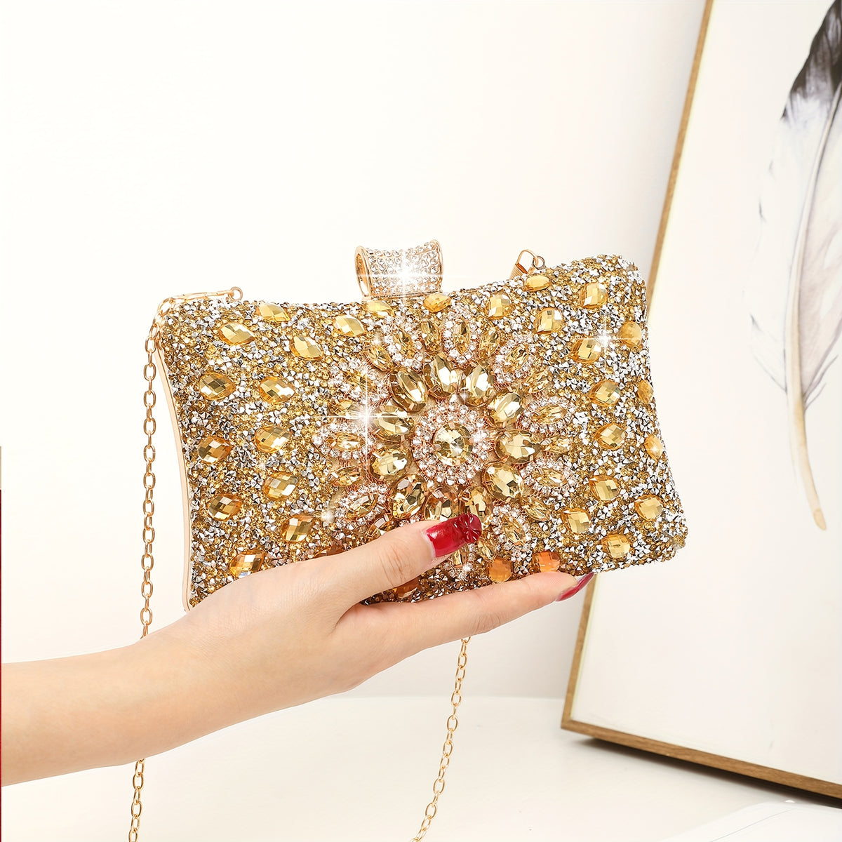 Bolsa Feminina Dourada Strass — detalhe 1 das peças do conjunto