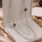 Colar Vintage de Pérolas e Flores de Camélia – Elegância em Duas Camadas para Festas e Eventos