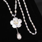 Colar Vintage de Pérolas e Flores de Camélia – Elegância em Duas Camadas para Festas e Eventos
