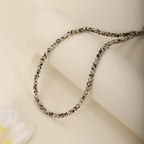 Colar Feminino de Pedras Naturais — Amazonita 4mm e Ônix Índia com Detalhes em Flor de Inverno Rosa