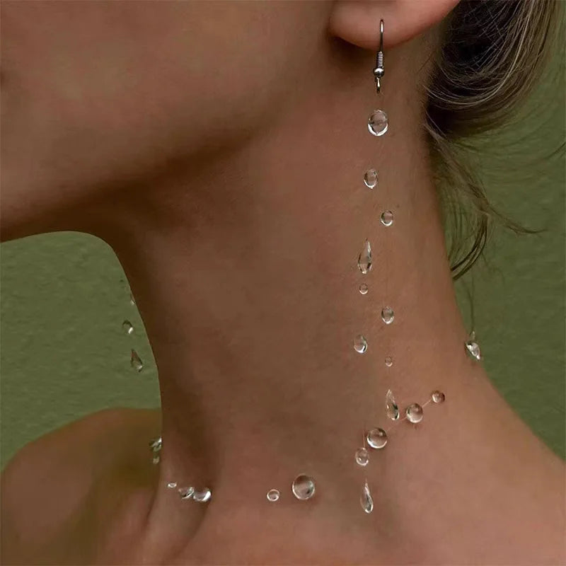 Conjunto de Colar e Brincos Gota d’Água – Design Minimalista e Elegante para Mulheres