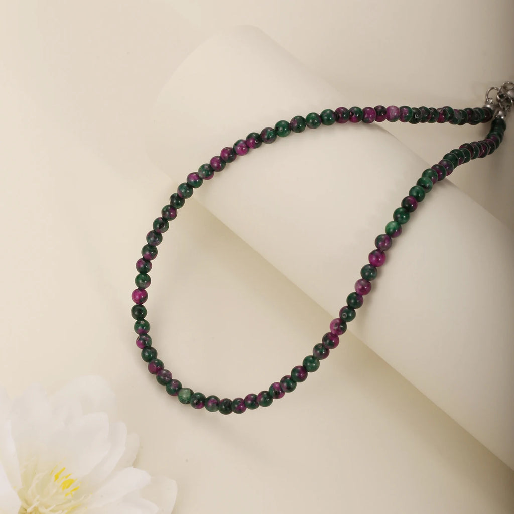 Colar Feminino de Pedras Naturais — Amazonita 4mm e Ônix Índia com Detalhes em Flor de Inverno Rosa
