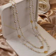 Colar Vintage de Pérolas e Flores de Camélia – Elegância em Duas Camadas para Festas e Eventos
