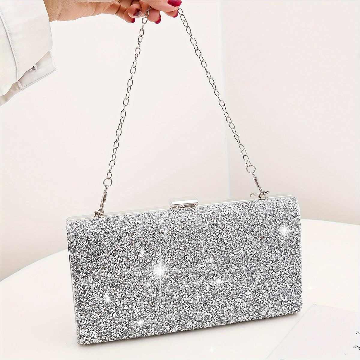 Bolsa Feminina Prateada — detalhe 5 das peças do conjunto
