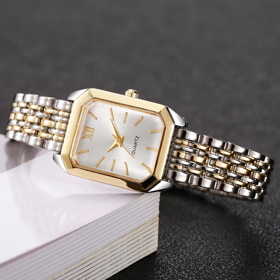 Relógio Feminino Dourado — detalhe 2 das peças do conjunto