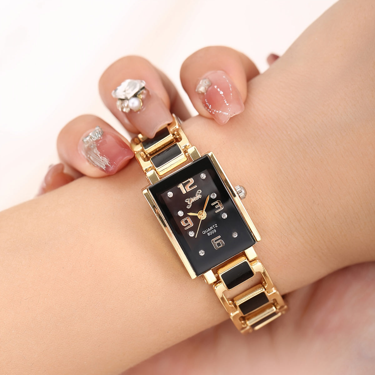 Relógio Feminino Dourado Minimalista — detalhe 3 das peças do conjunto